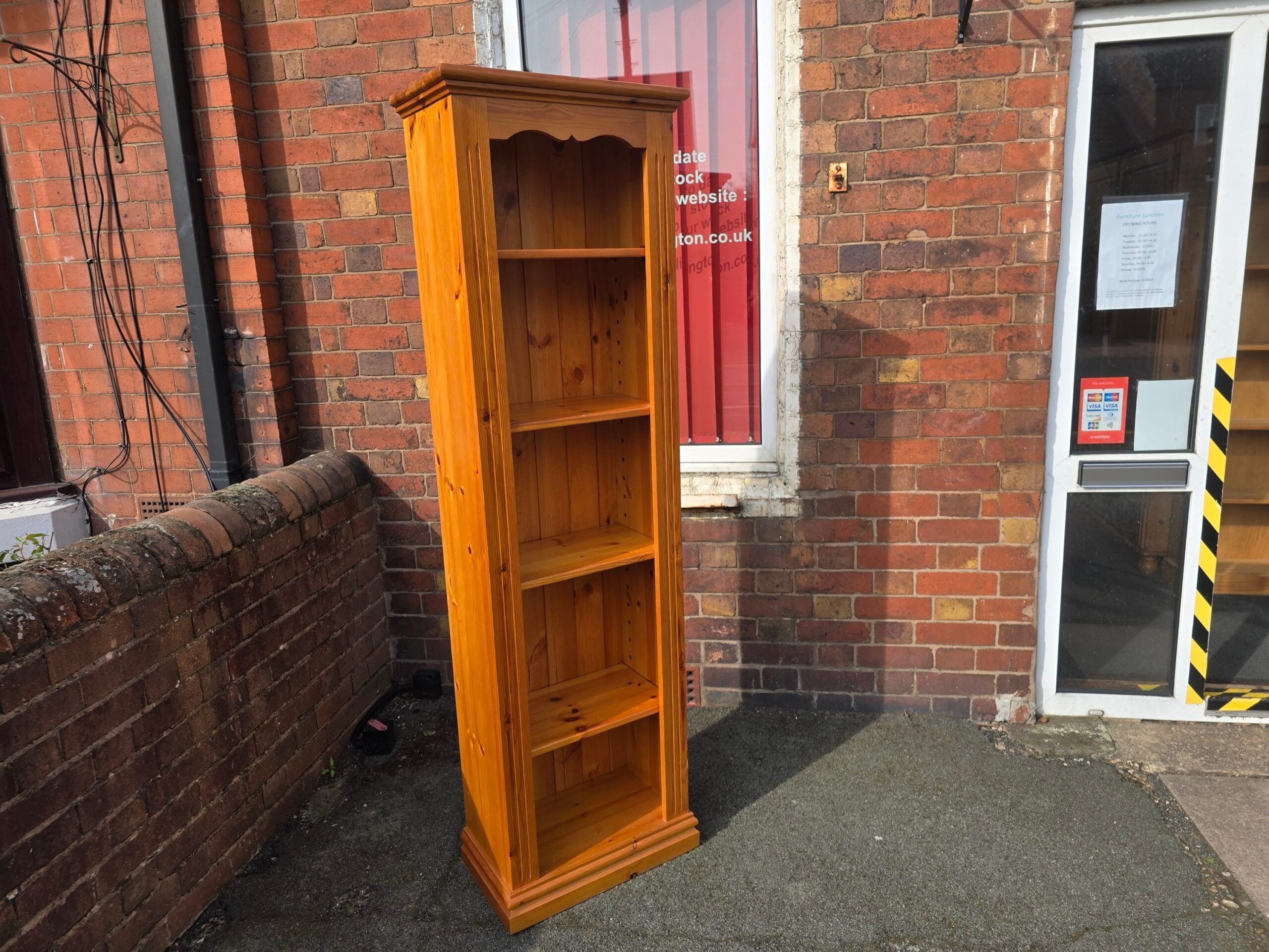 Bookshelves – Pine